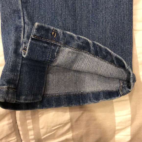 Women’s Capris Jeans 14 Petite, Medium Blue - Picture 7 of 9